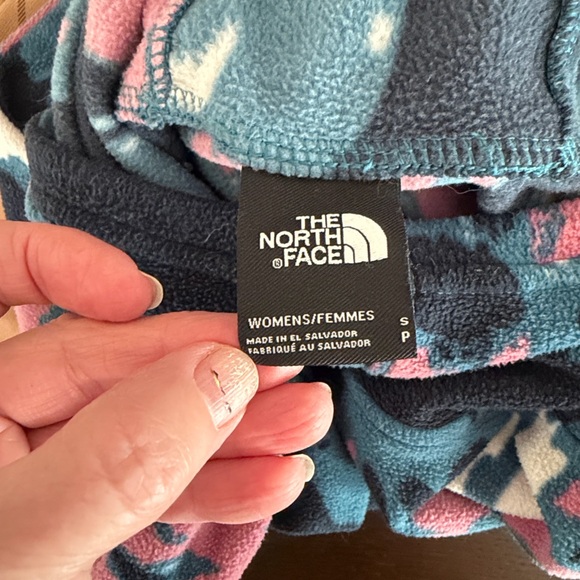 Super Soft Super Comfortable sweatshirt/hoodie by NORTH FACE - Picture 6 of 8